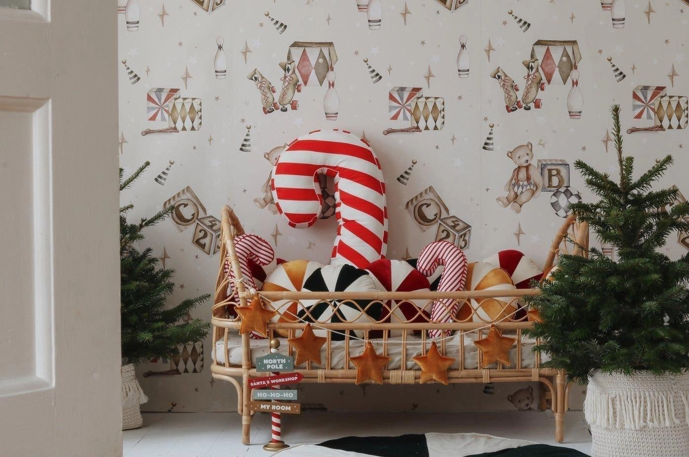 Velvet Gold Dust Garland with Stars