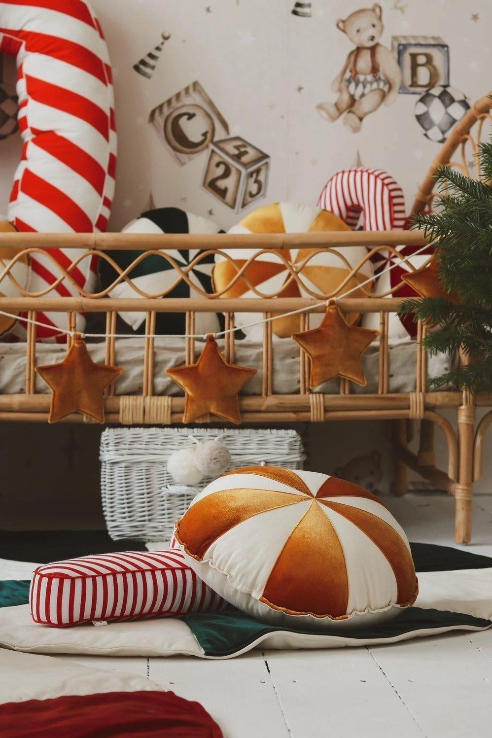 Velvet Gold Dust Garland with Stars