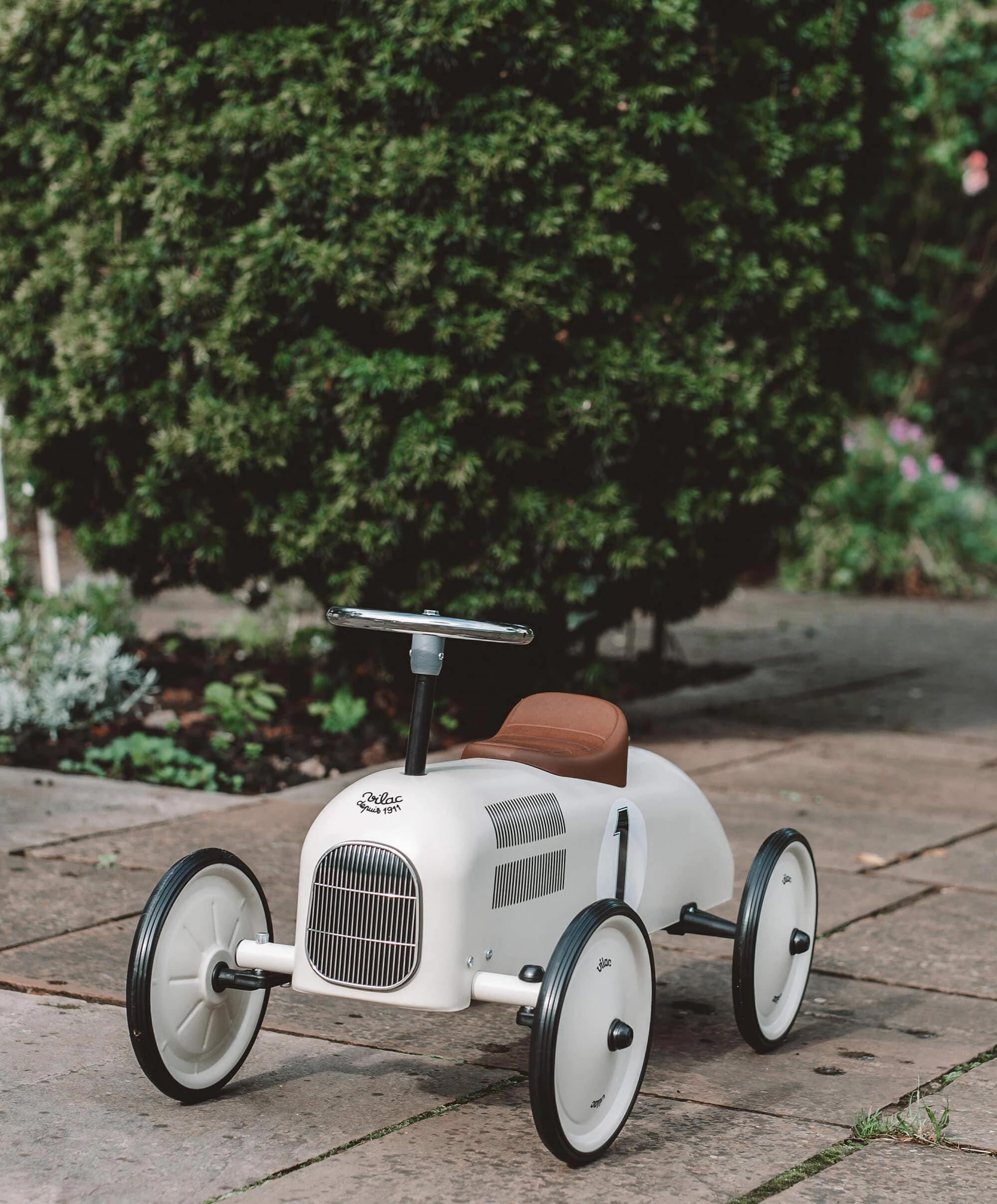 Vilac Ride On Metal Car Toy - Off White