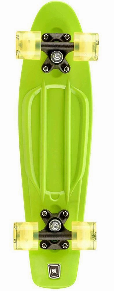 XOOTZ 22-Inch Skateboard with LED Light Up Wheels - Green