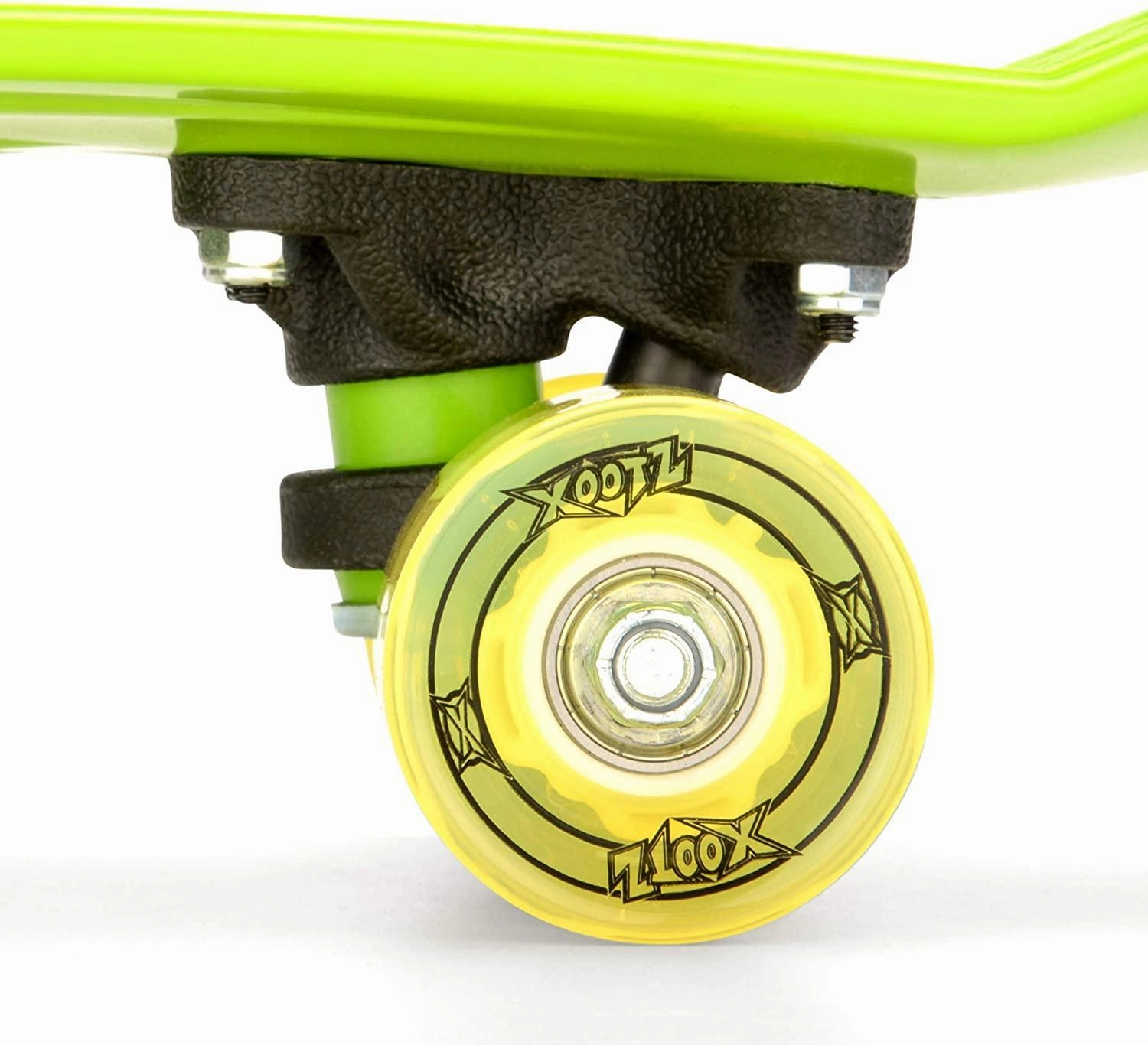 XOOTZ 22-Inch Skateboard with LED Light Up Wheels - Green